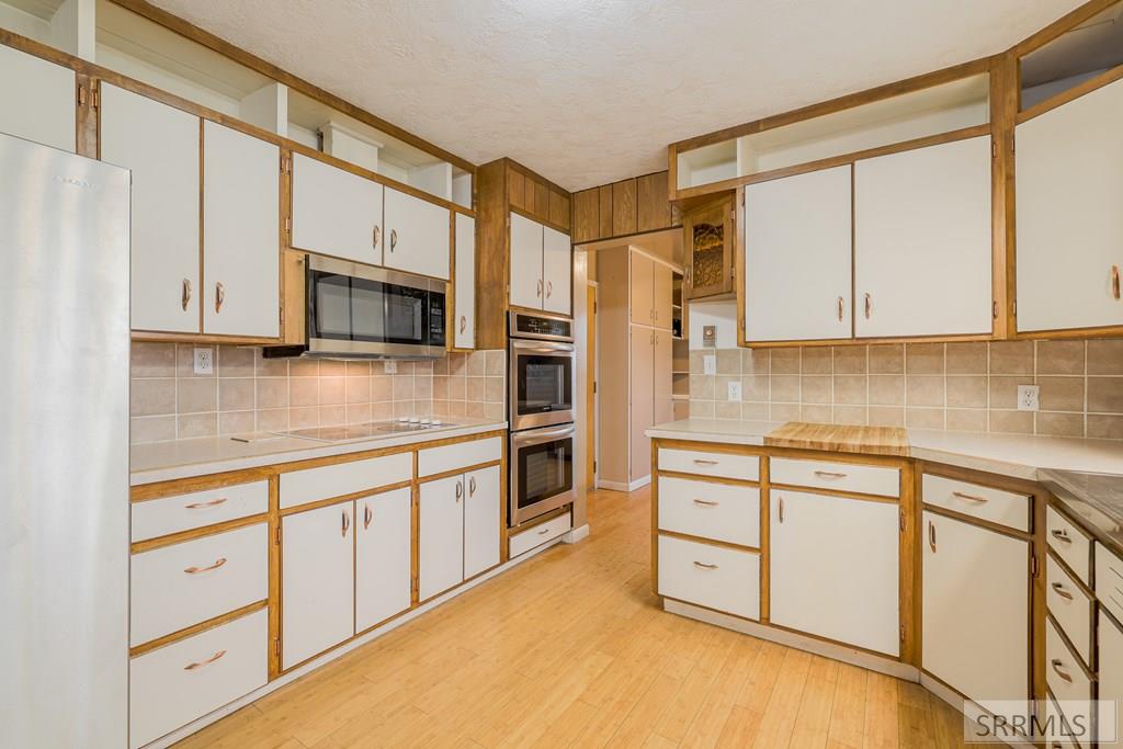 147 N 3900 E Property Photo 11