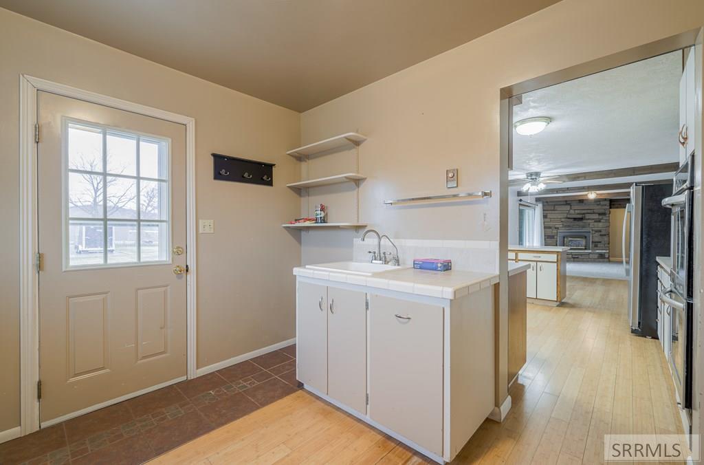 147 N 3900 E Property Photo 12