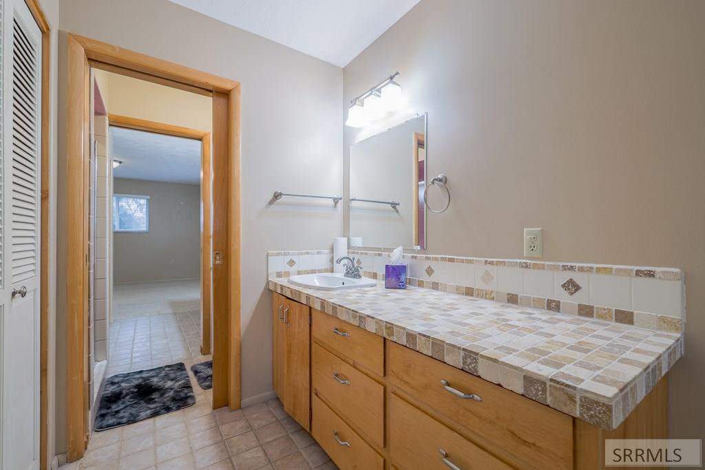 147 N 3900 E Property Photo 16
