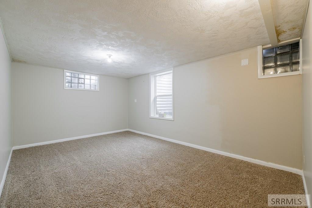 147 N 3900 E Property Photo 23
