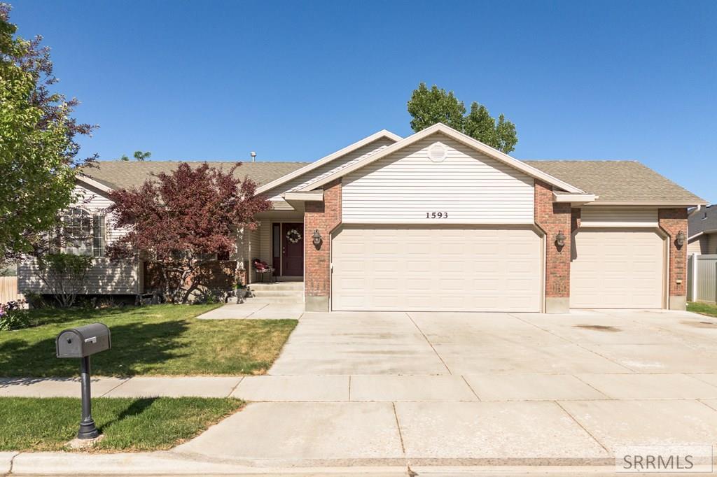 1593 Pointeview Drive