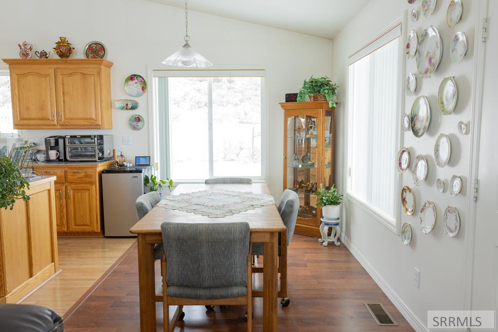 1027 E Butte Road Property Photo 9