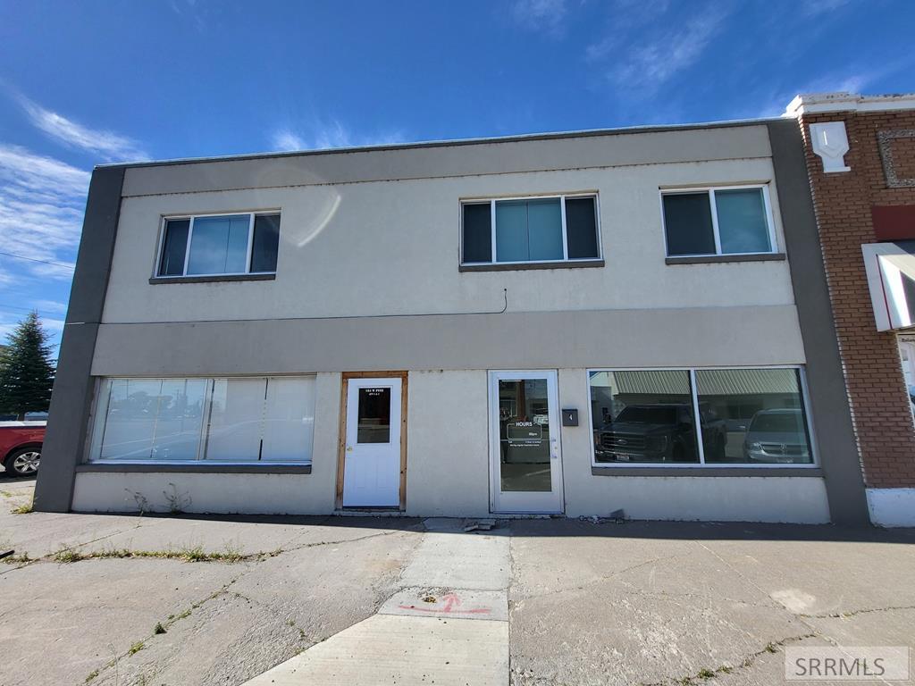 184 W Pine Street Property Photo