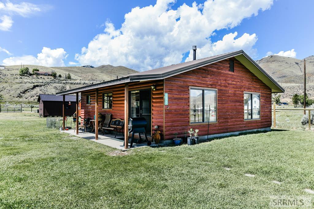 150 Redwood Road Property Photo 1