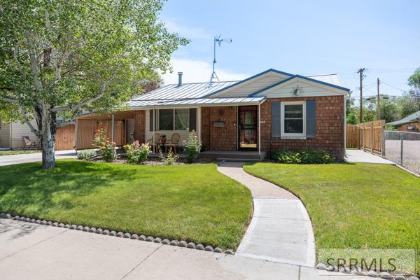627 N 11th Avenue