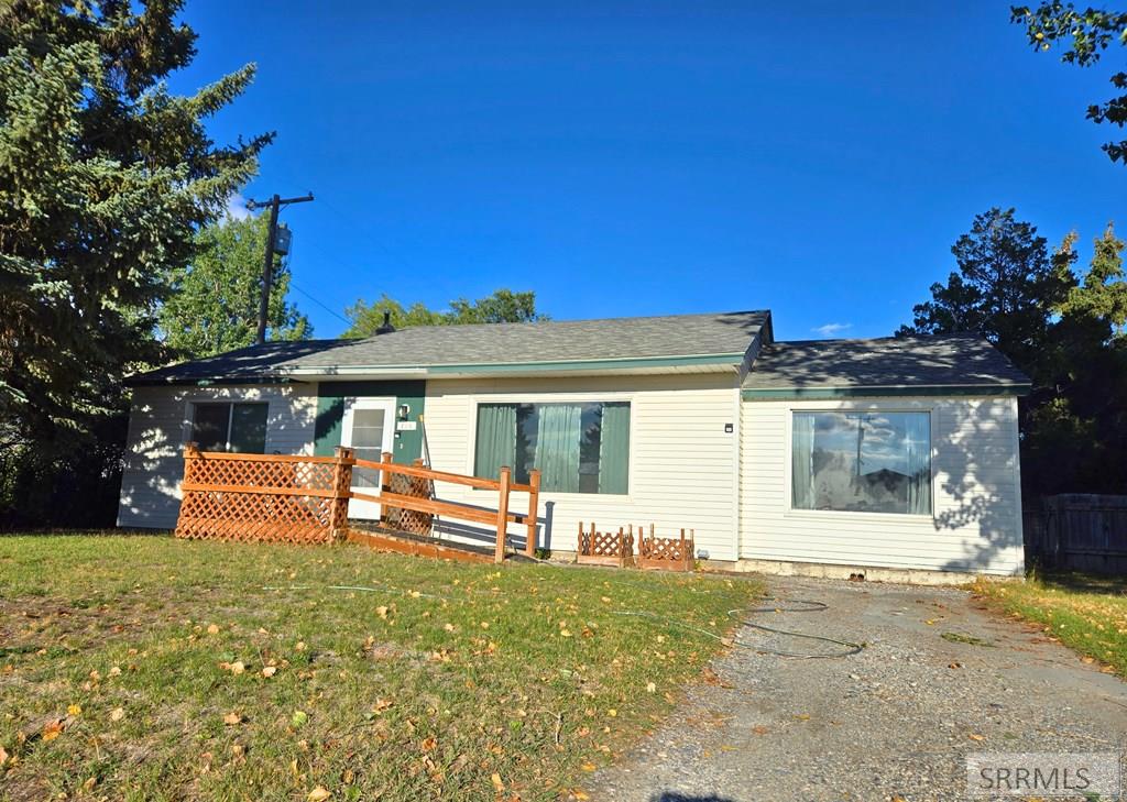 238 Louise Drive Property Photo 2
