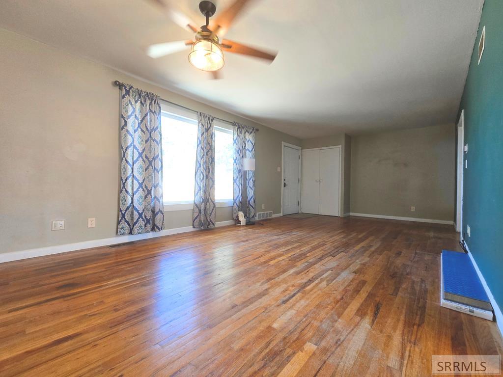 238 Louise Drive Property Photo 4