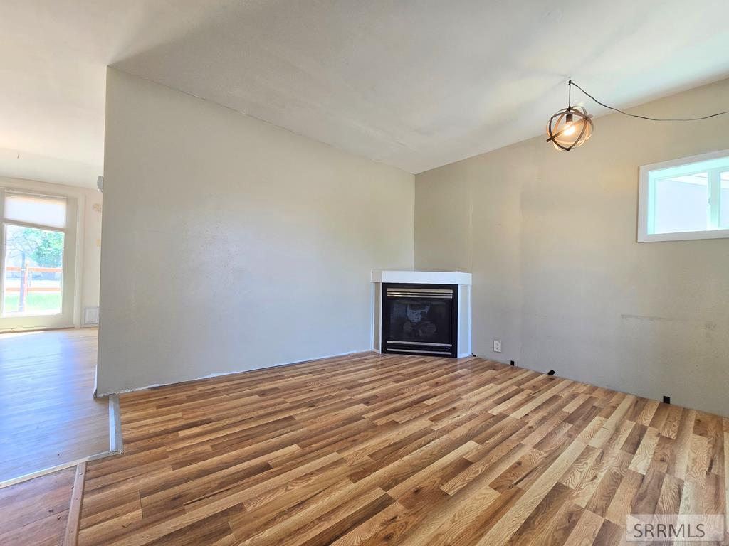 238 Louise Drive Property Photo 6