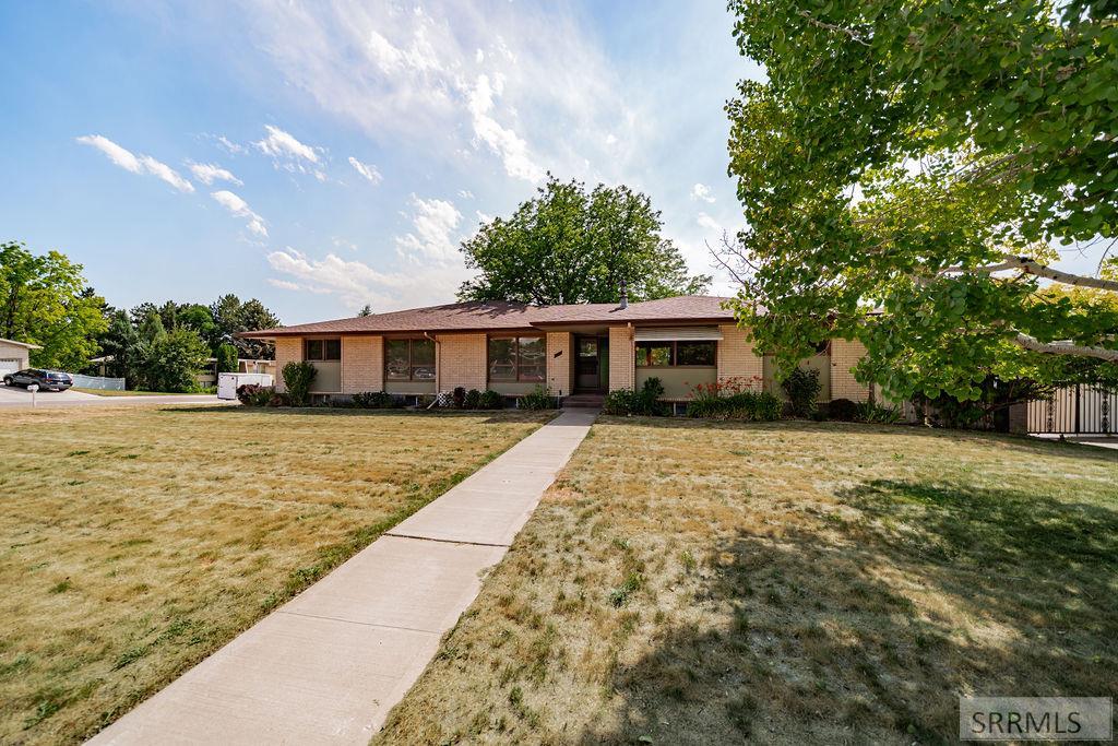 505 Fairway Drive Property Photo 1