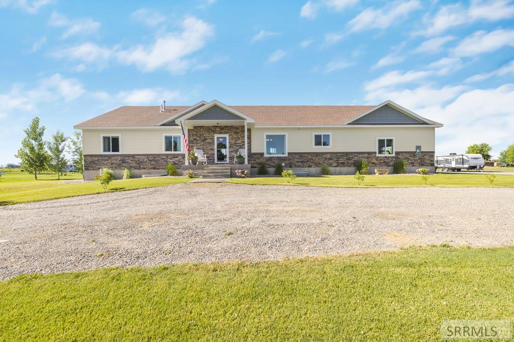 3552 E 630 N Property Photo 2