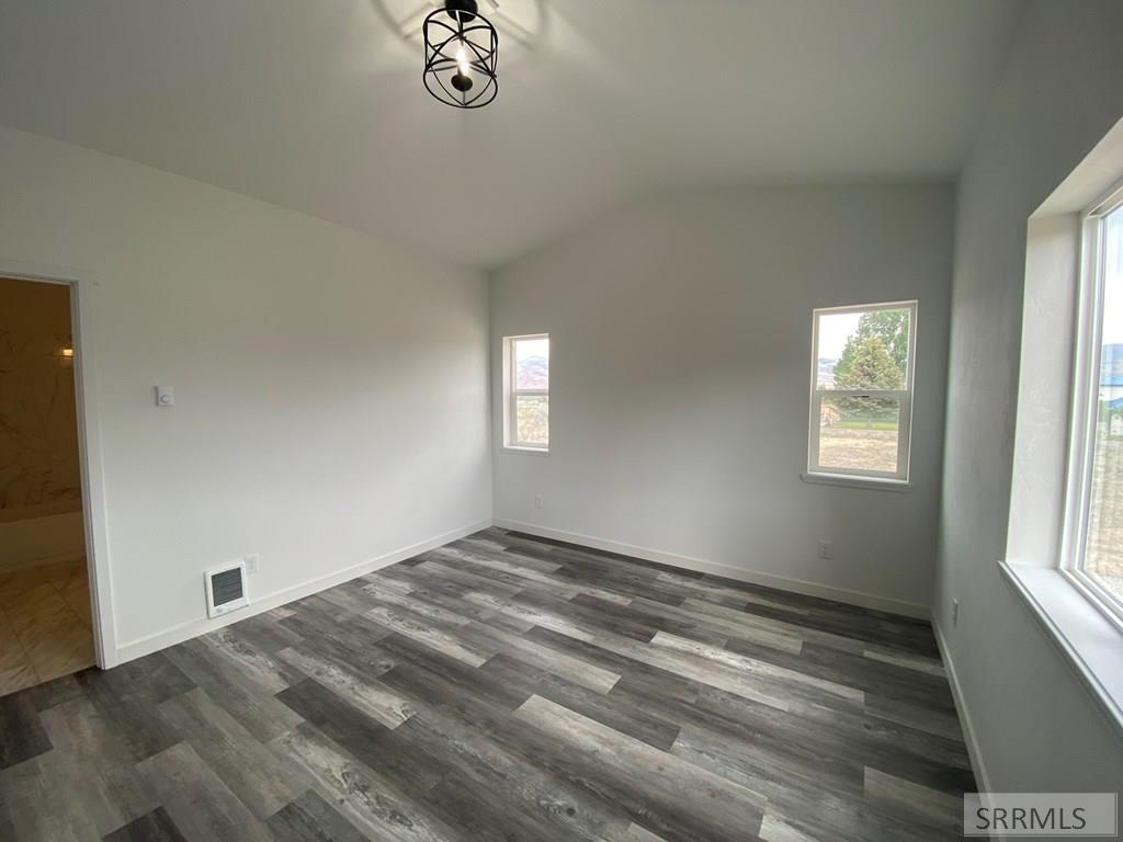 810 Excelsior Lane Property Photo 9