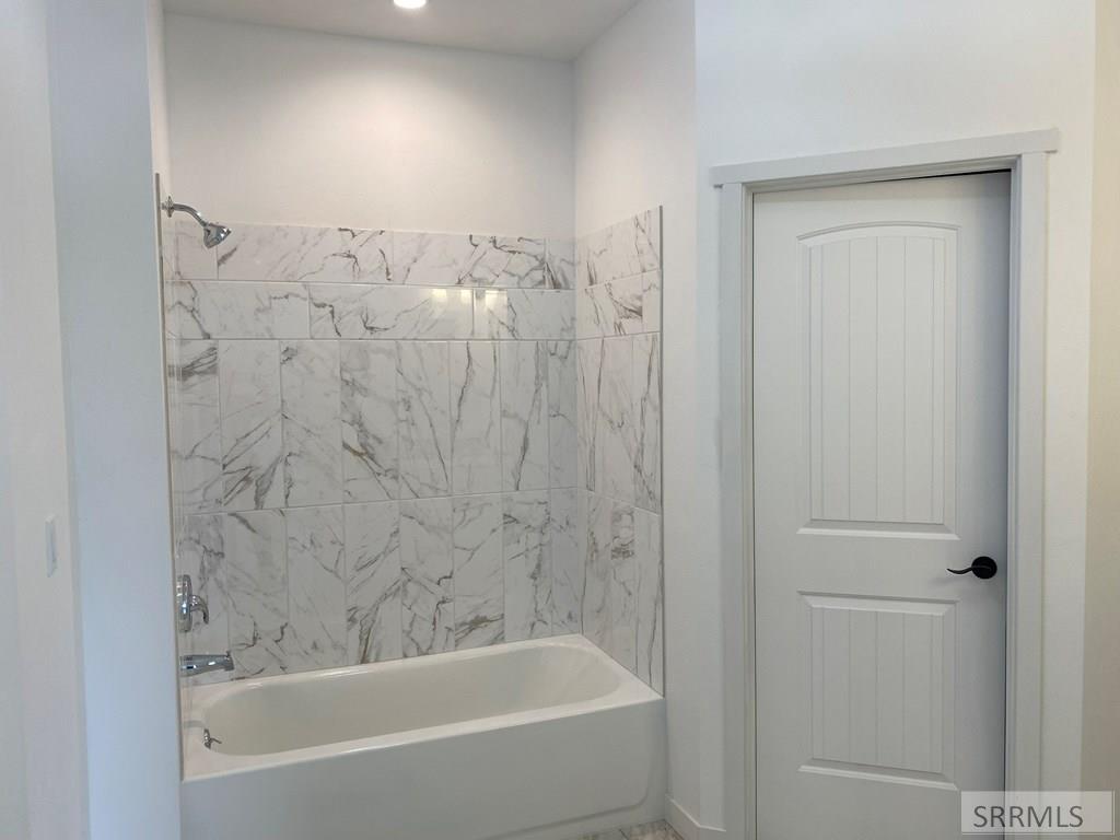 810 Excelsior Lane Property Photo 12