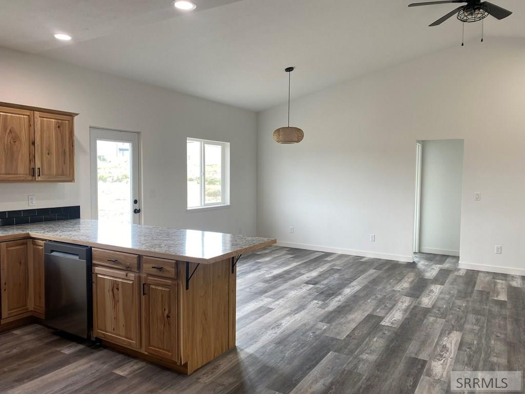 810 Excelsior Lane Property Photo 15
