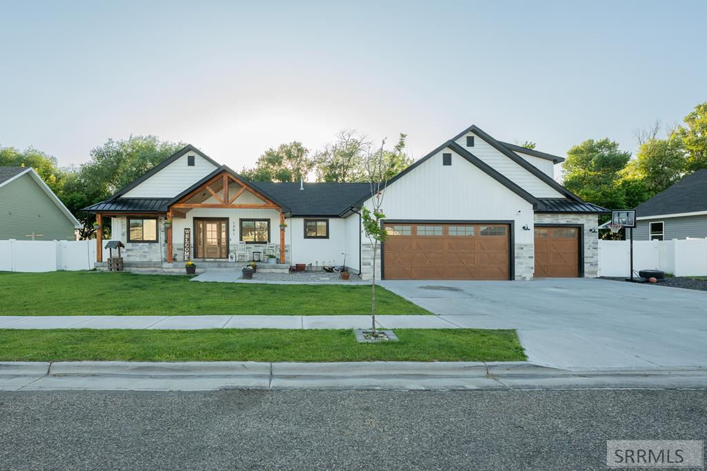 1261 N Trappers Ridge Property Photo 1