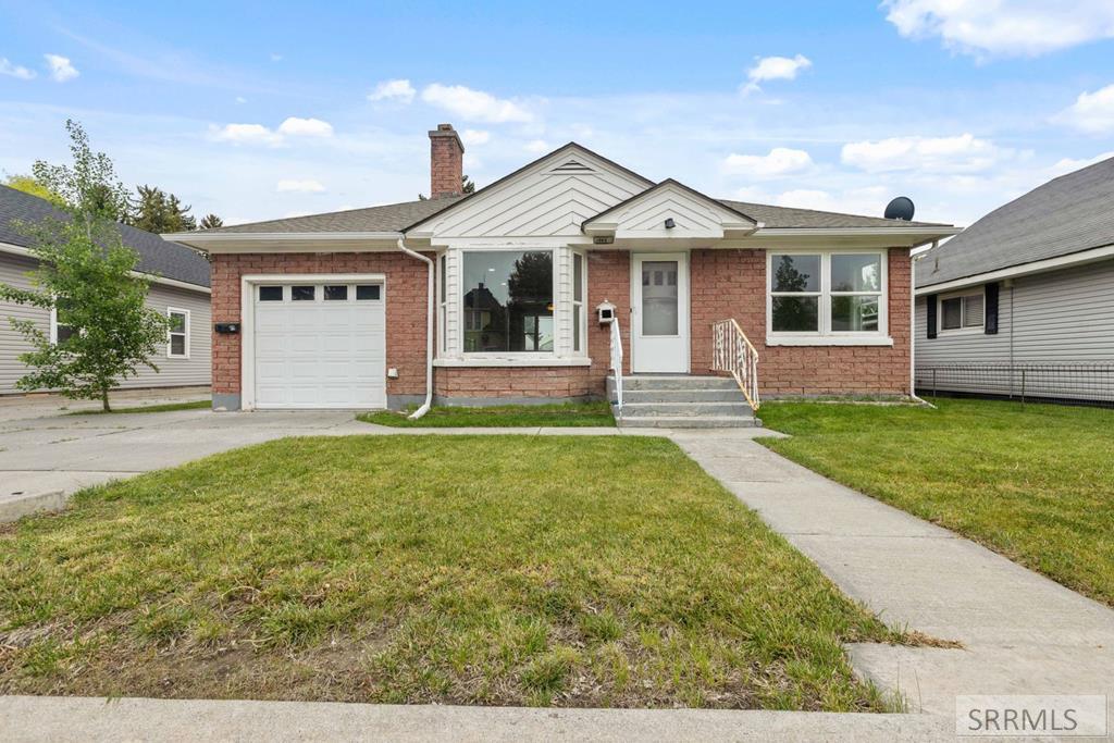 345 W 17th Street Property Photo 1