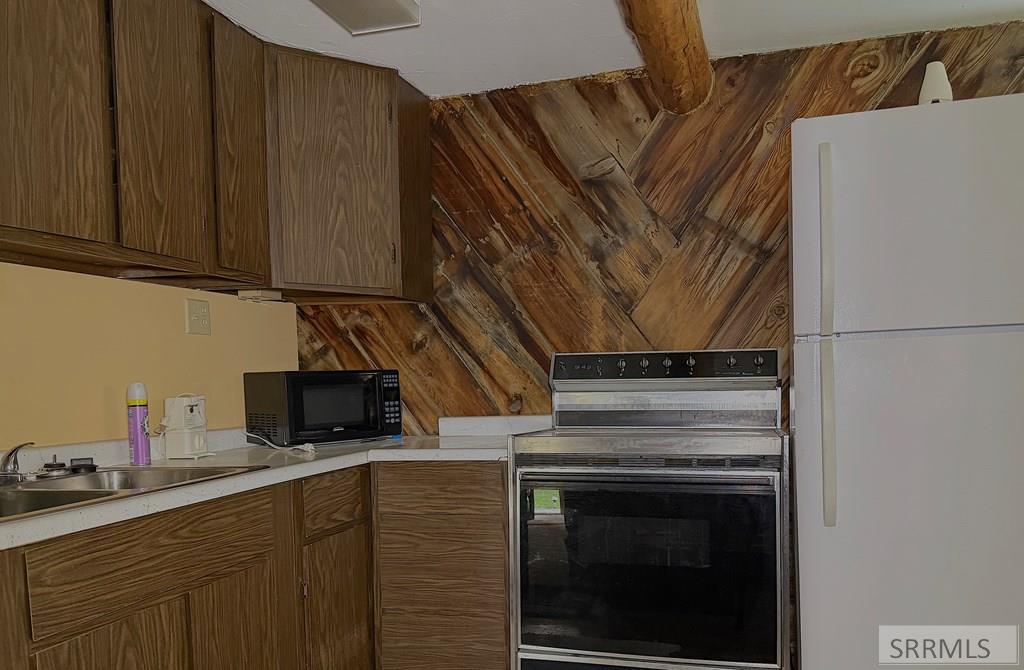 501 W Pine Avenue Property Photo 11