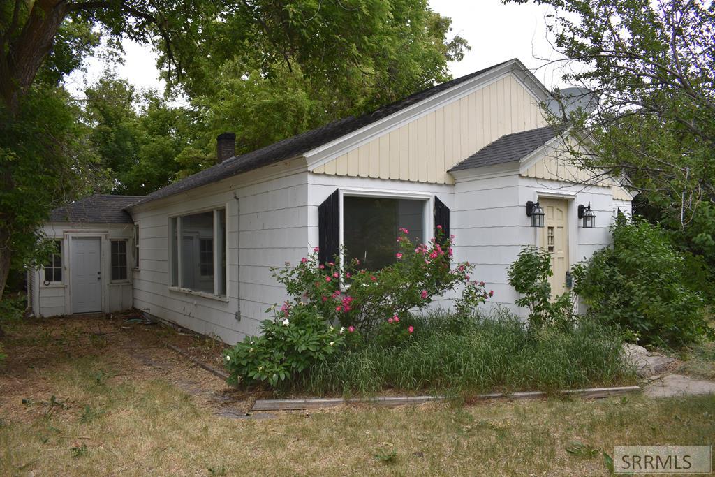21687 S Cambridge Rd Property Photo 1