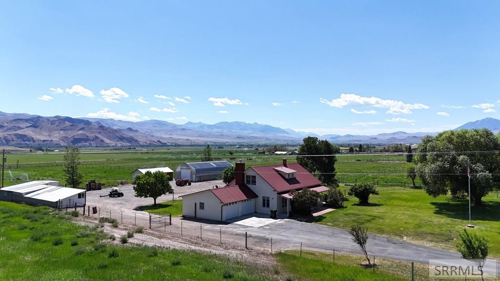 3100 Challis Creek Road Property Photo 4