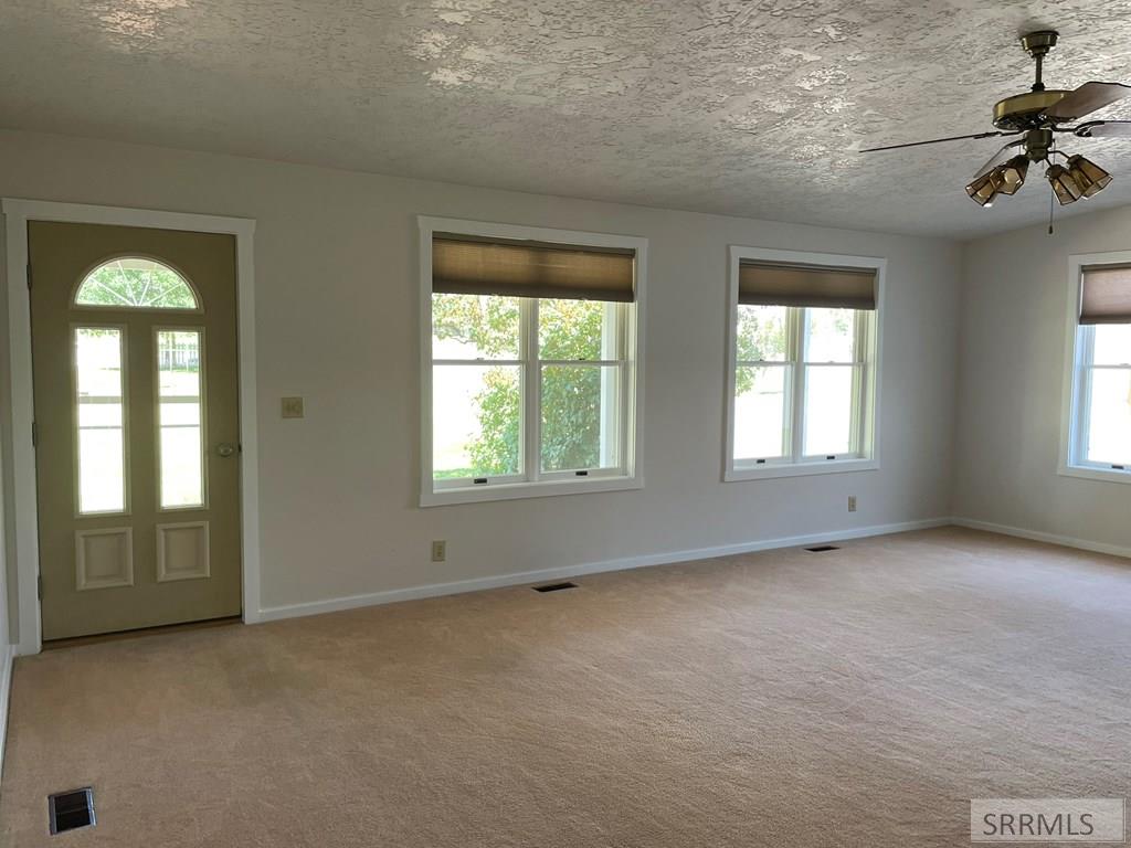 3100 Challis Creek Road Property Photo 6