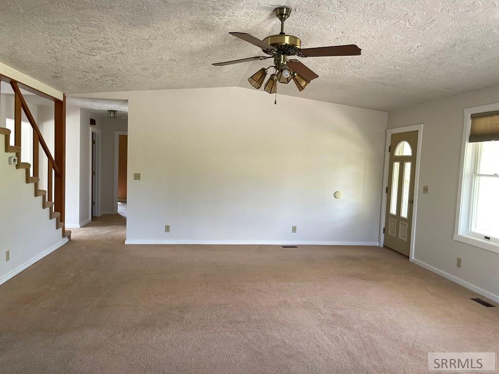 3100 Challis Creek Road Property Photo 11