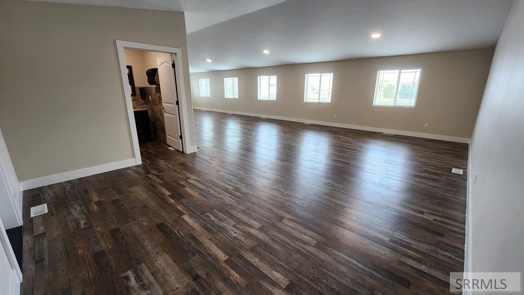 4016 Professional Way Property Photo 6