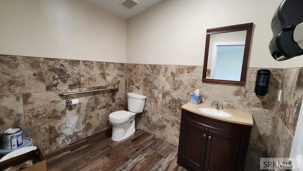 4016 Professional Way Property Photo 11