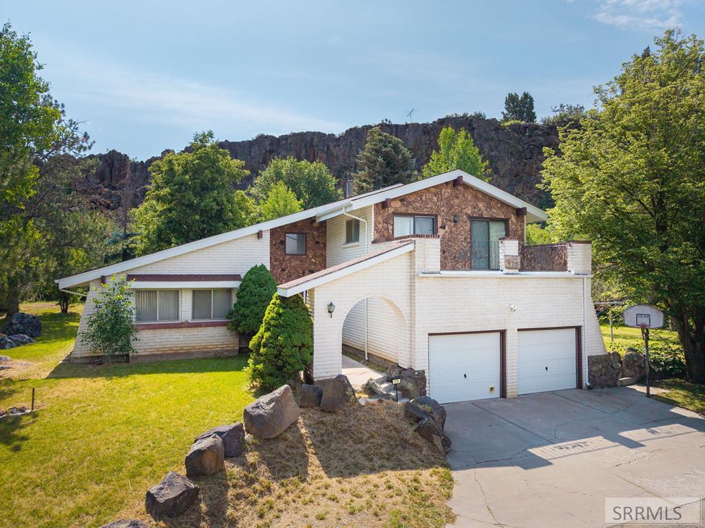475 N Rapid Creek Road Property Photo 1