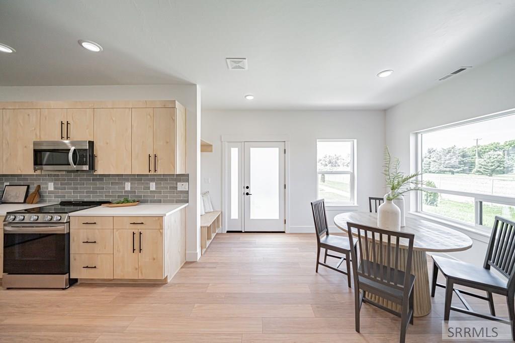 1234 Meadow Edge Ct Property Photo 3