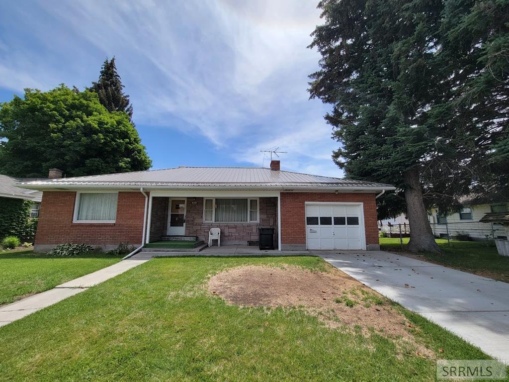 920 9th Street Property Photo 1