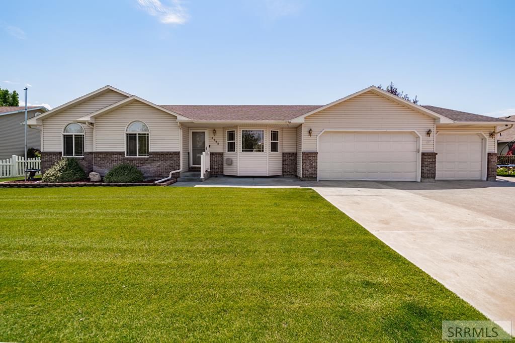 4282 E Trenton Circle Property Photo 1