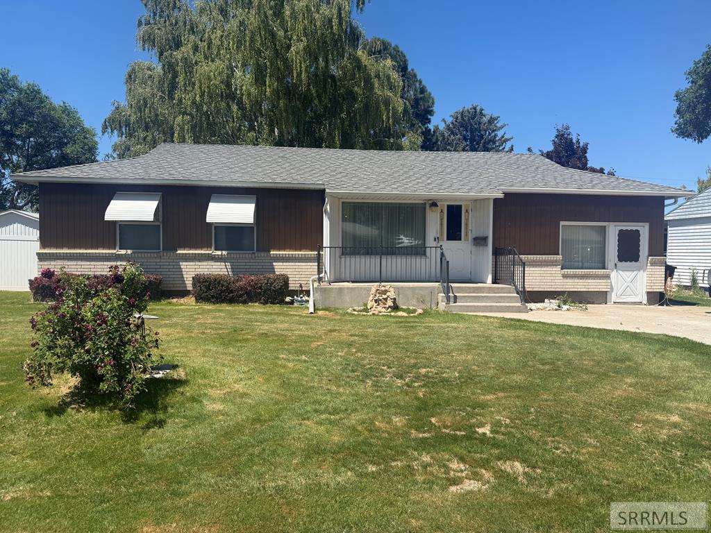 550 Bennett Avenue Property Photo 1