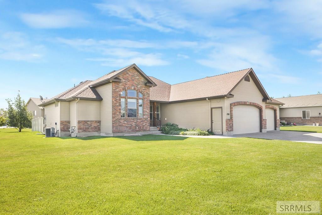 1700 Shady Pine Drive Property Photo 3