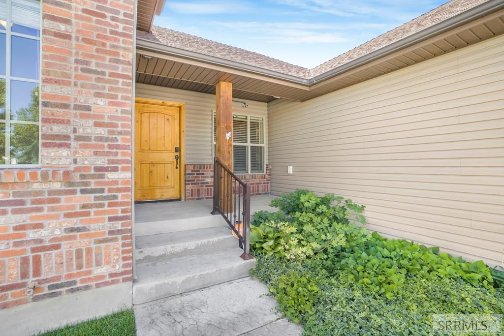 1700 Shady Pine Drive Property Photo 4