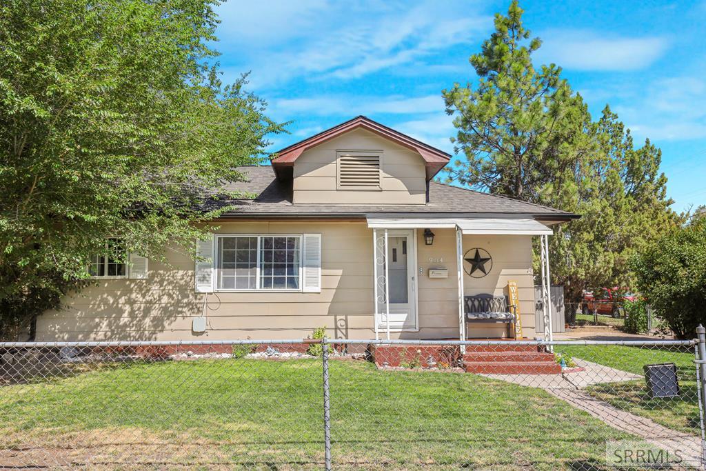 904 W Custer Street Property Photo 1