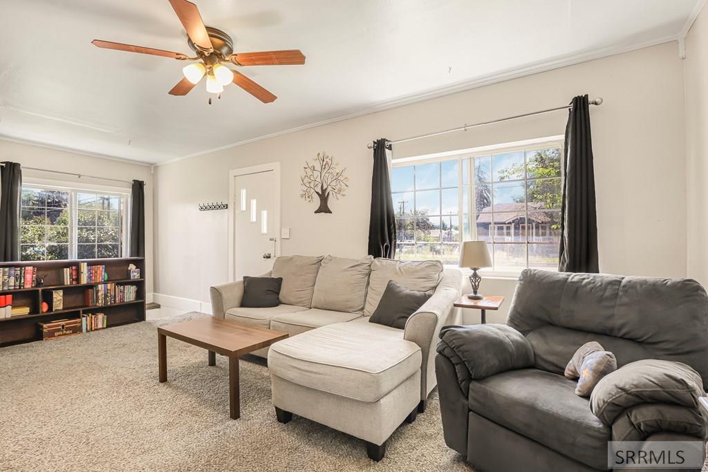 904 W Custer Street Property Photo 6