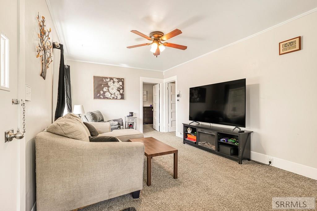 904 W Custer Street Property Photo 8