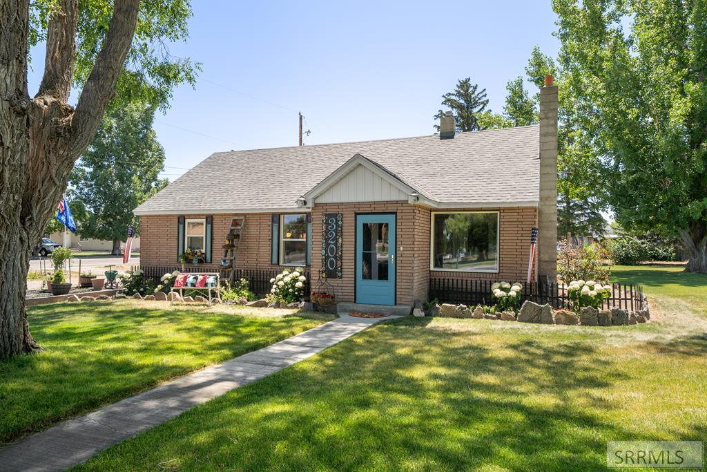 3200 E Rawson Street Property Photo 1