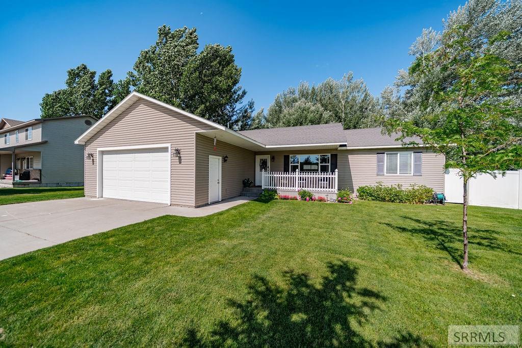 107 N 4682 E Property Photo 1