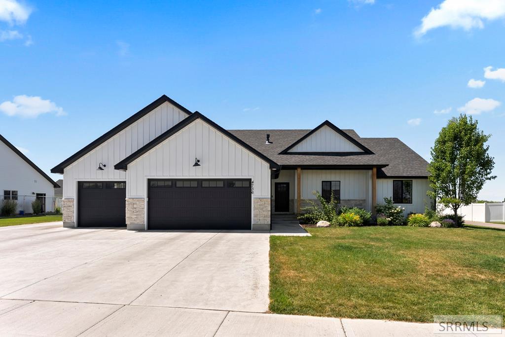 4736 S Thunder Drive Property Photo 1