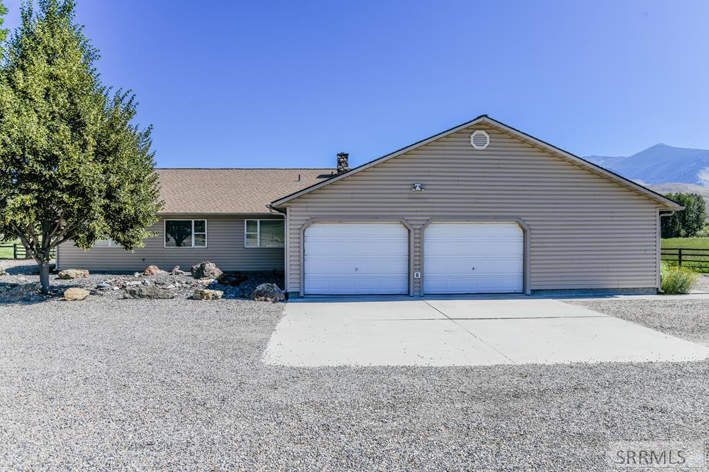8 Kossler Lane Property Photo 1