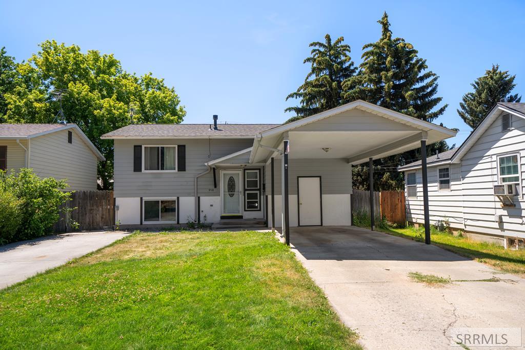 958 11th Street Property Photo 1