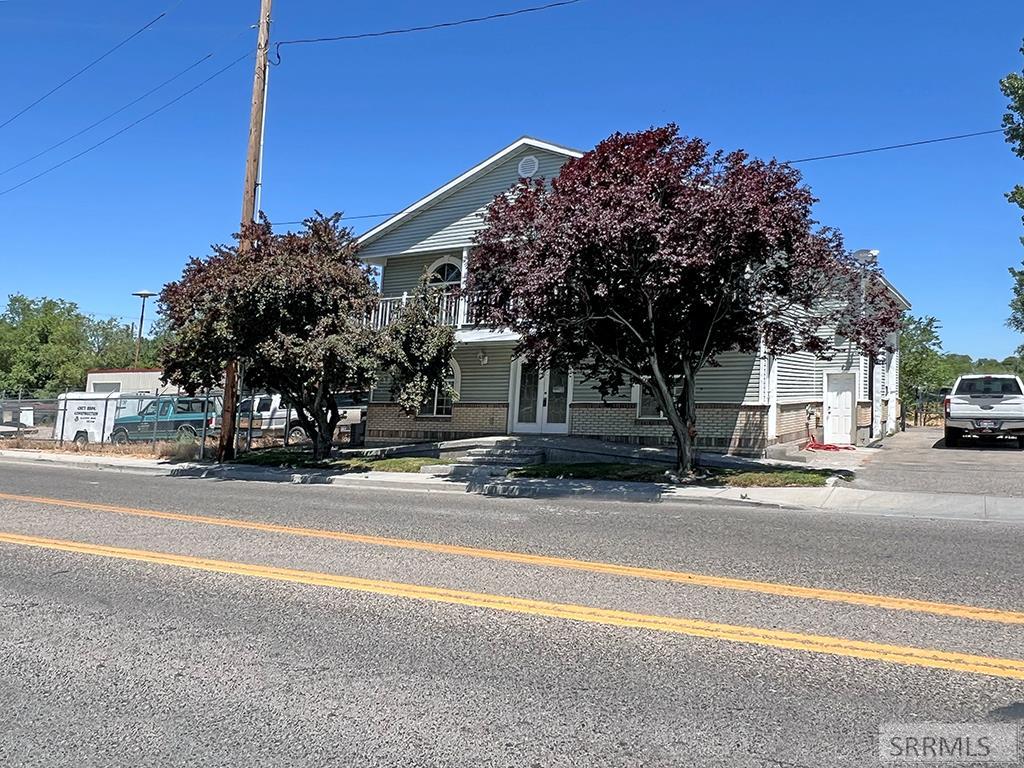 15 S Walker Street Property Photo 1