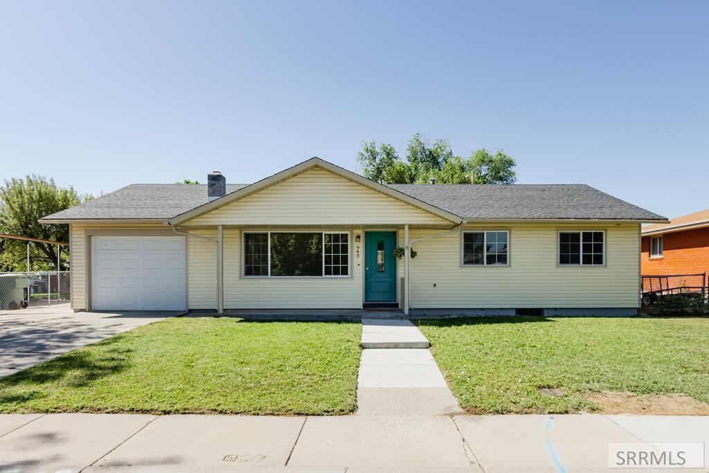 943 Tanager Drive Property Photo