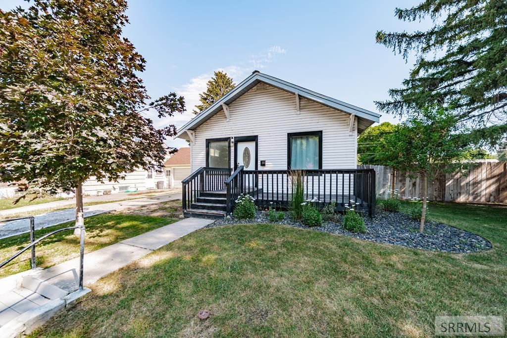363 8th Street Property Photo 1