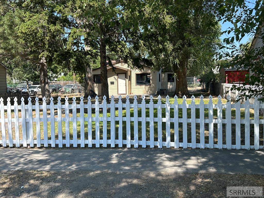 685 S Stout Property Photo 1