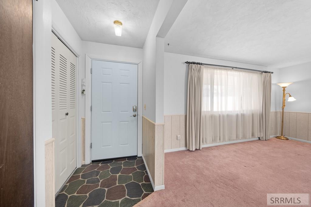 226 W Center Street Property Photo 5