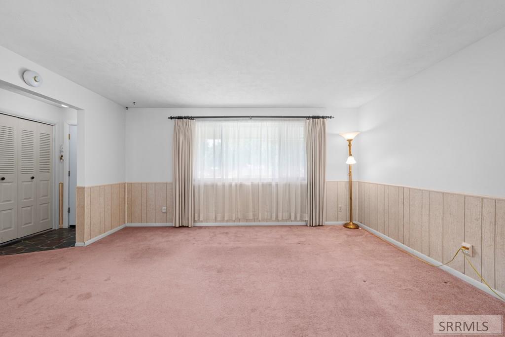 226 W Center Street Property Photo 8