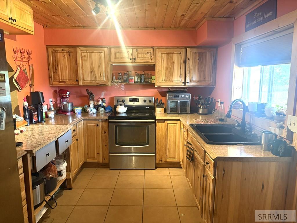 305 Bannock Avenue Property Photo 7