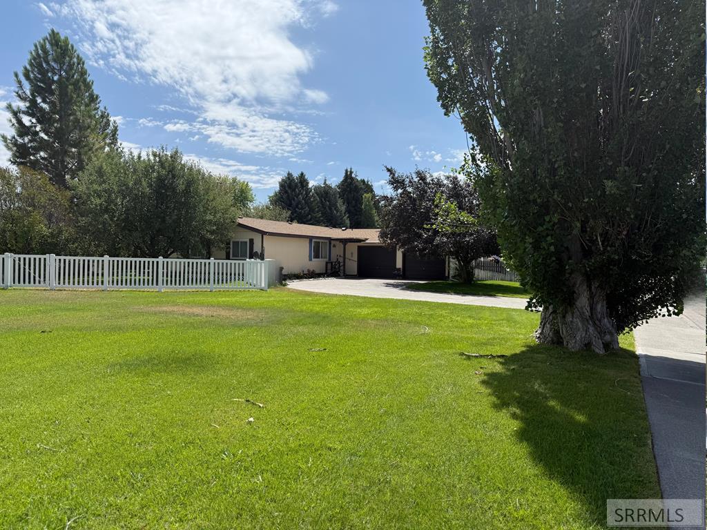 1076 Singletree Circle Property Photo 1