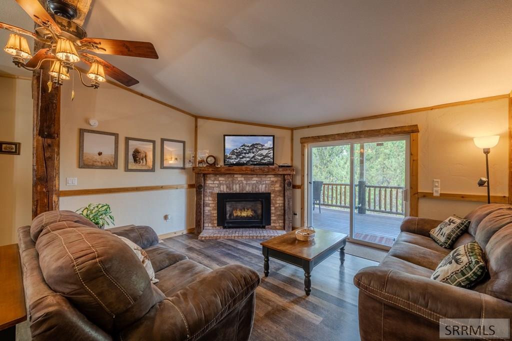 4119 Huckleberry Lane Property Photo 4